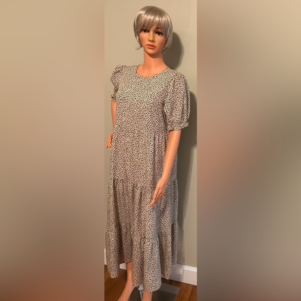 Pretty Garden NWT Bohemian Animal Print
Tiered Puff Sleeve Midi Dress Size M - Picture 2 of 7